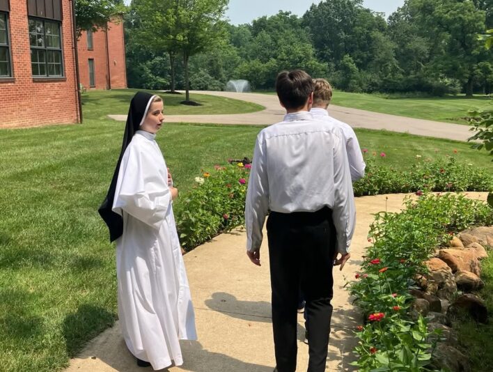 fb-128110617292885_1153999360094682