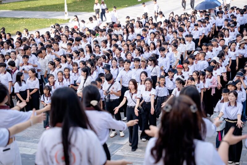 fb-285328895298373_762263859875865