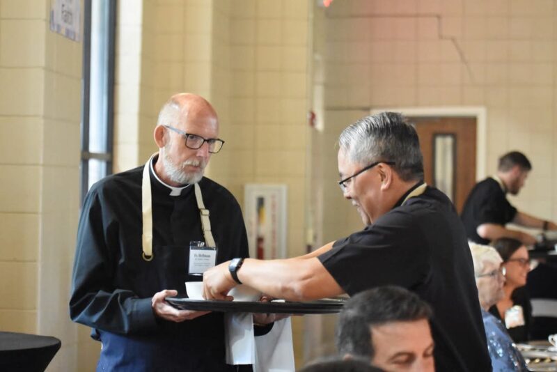 fb-1669188376658004_1380633877396271