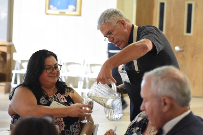 fb-1669188376658004_1380633877396271