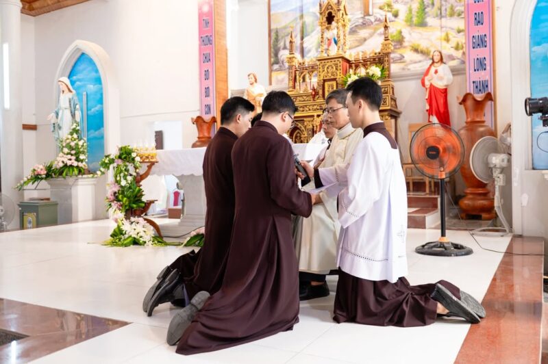 fb-285328895298373_764637446305173