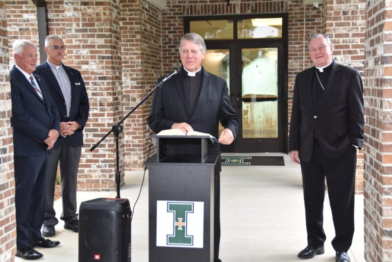 fb-1669188376658004_1384043603721965