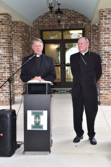 fb-1669188376658004_1384043603721965