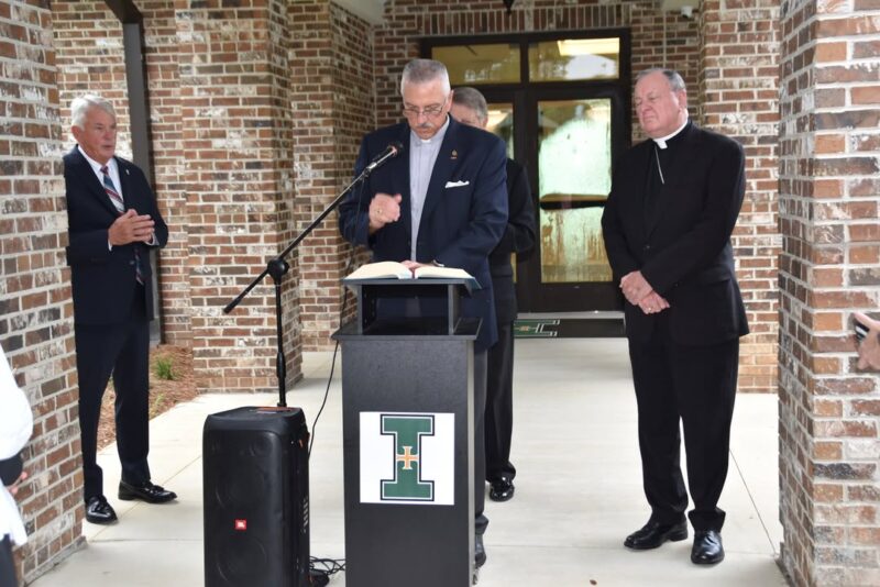 fb-1669188376658004_1384043603721965