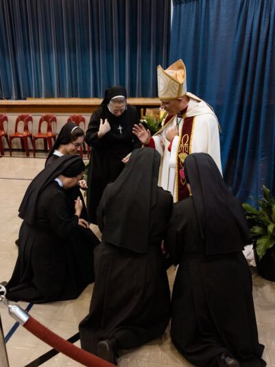 fb-1669188376658004_1385006283625697