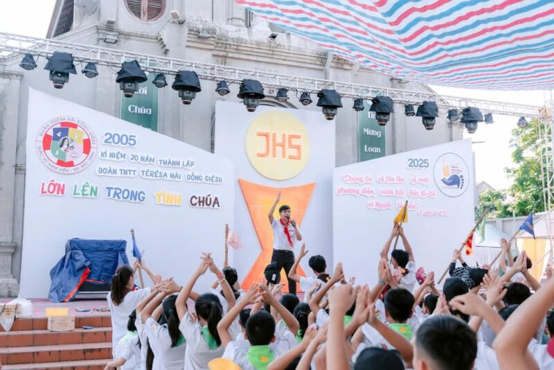 fb-732768673513037_1077110521212498