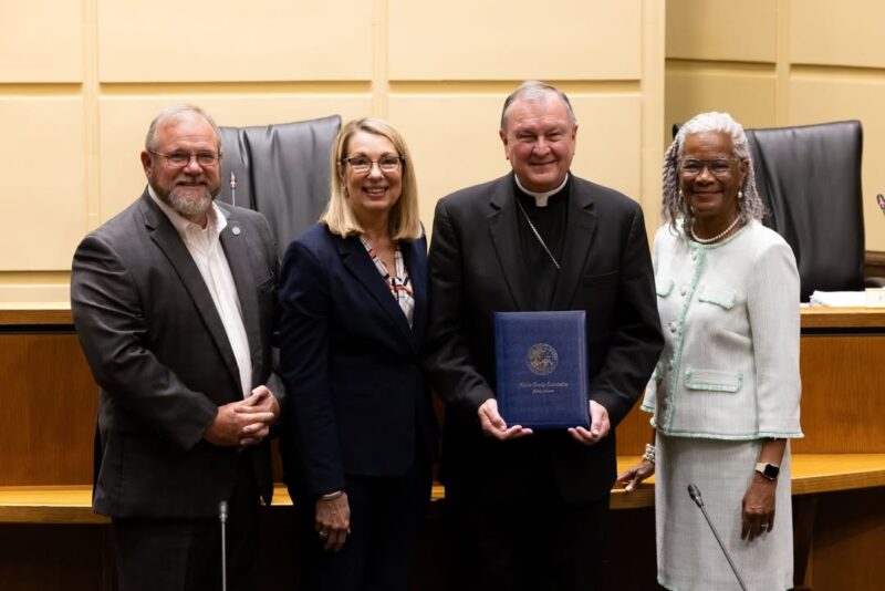 fb-1669188376658004_1390415103084815