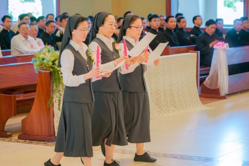 fb-285328895298373_773201045448813