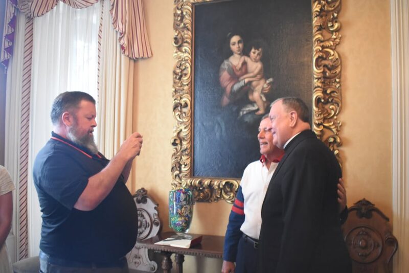 fb-1669188376658004_1393477229445269