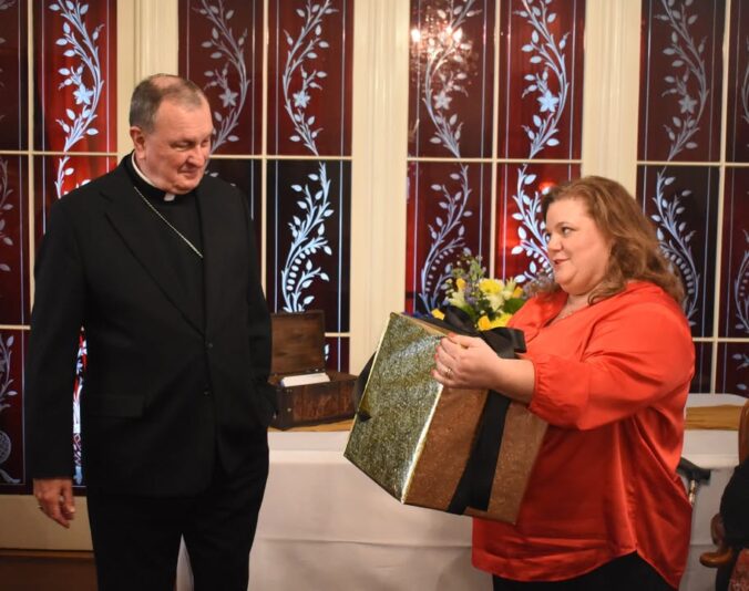 fb-1669188376658004_1393477229445269