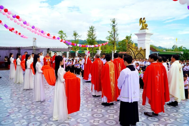 fb-285328895298373_781680641267520