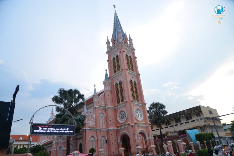 fb-1407235966182611_1093518286258873