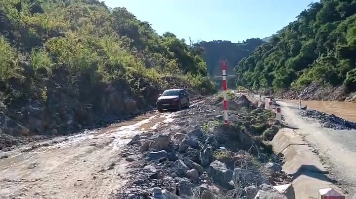 fb-285328895298373_786570107445240