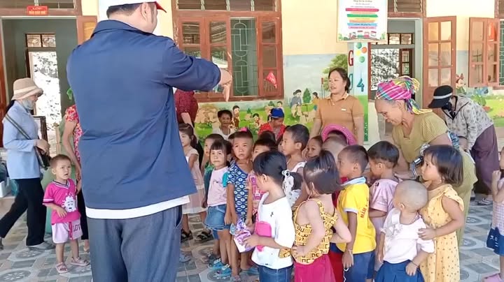 fb-285328895298373_786570107445240