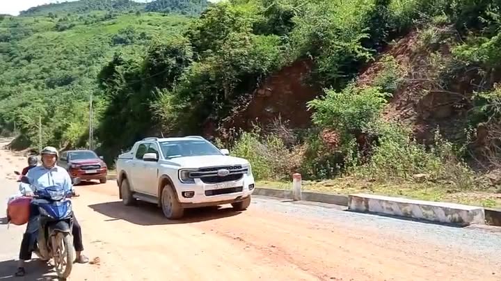 fb-285328895298373_786570107445240