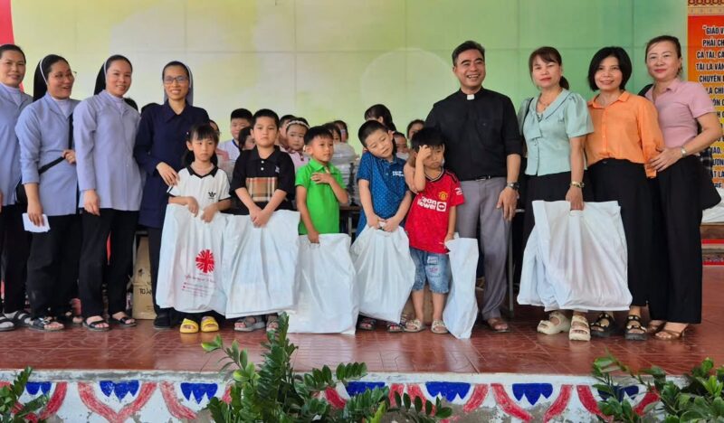 fb-285328895298373_786570107445240