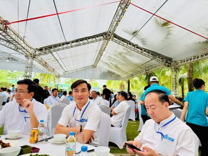 fb-267086443957481_1086095940399778