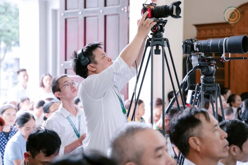 fb-732768673513037_1100518445538372