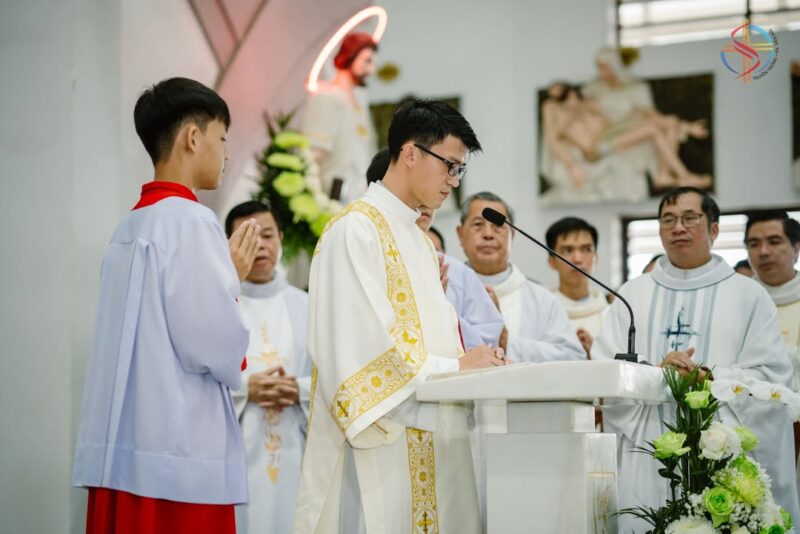 fb-585442494803518_1197911379040076