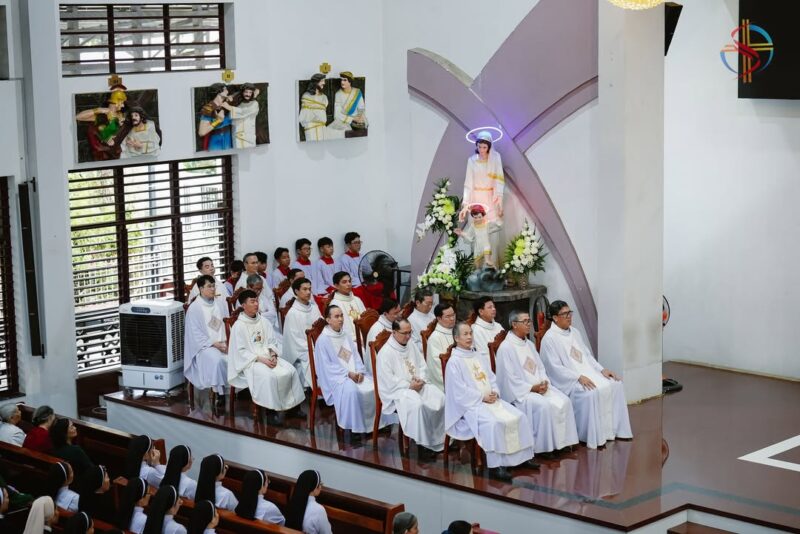 fb-585442494803518_1197911379040076