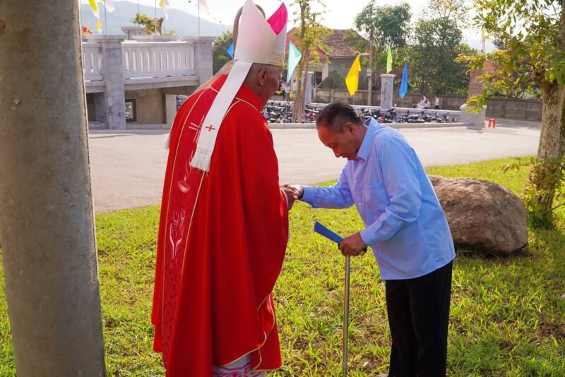 fb-285328895298373_794011906701060