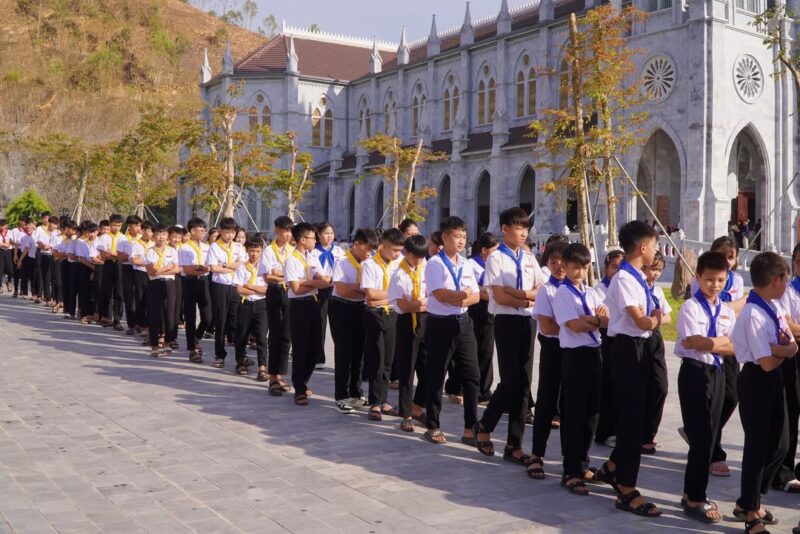 fb-285328895298373_794011906701060