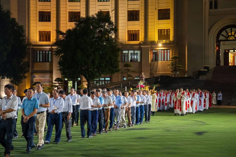 fb-285328895298373_795229666579284