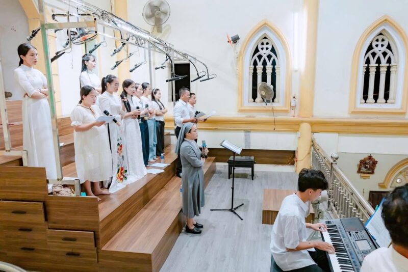 fb-285328895298373_796423099793274