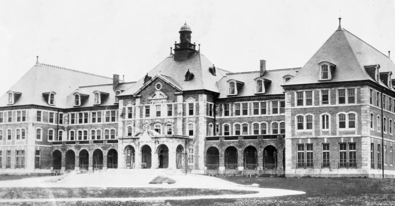 fb-102184176501775_1185539593620525