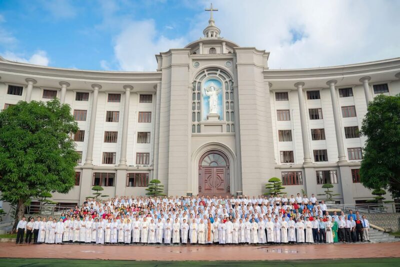 fb-285328895298373_797160733052844