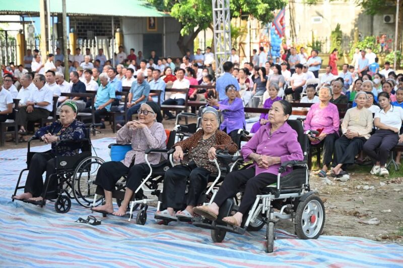 fb-732768673513037_1106597564930460