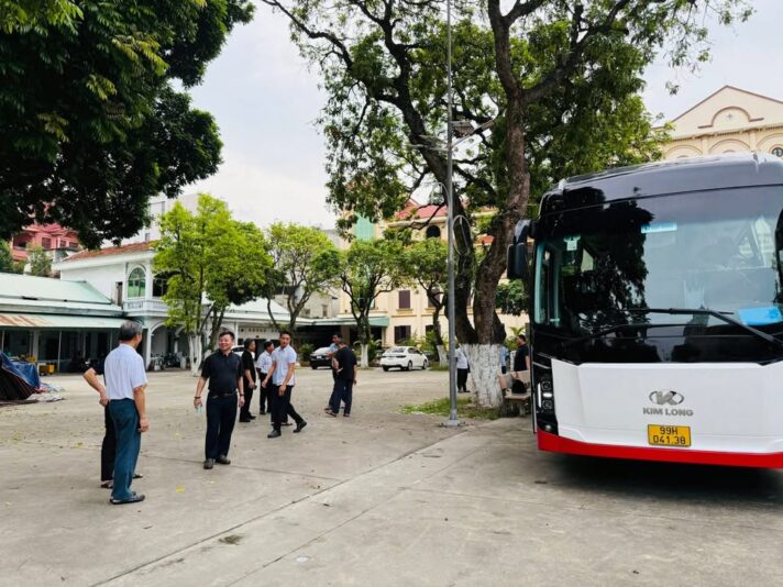 fb-732768673513037_1107403108183239