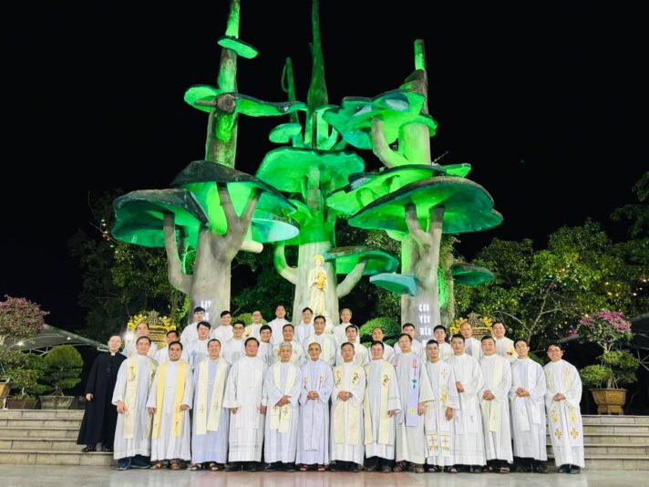 fb-732768673513037_1107794598144090