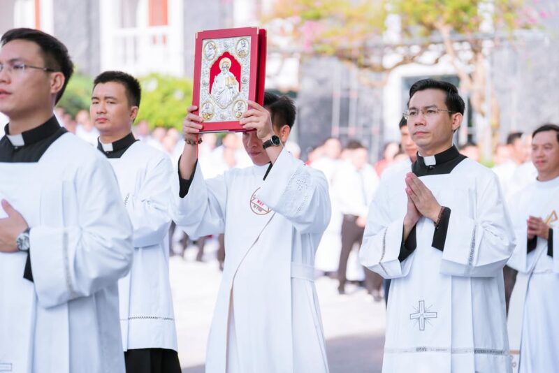 fb-285328895298373_800342056068045