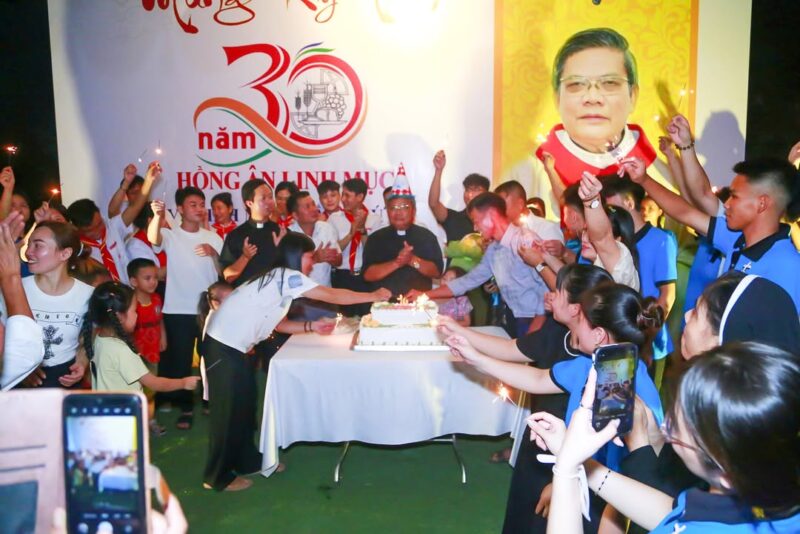 fb-1578851229095483_1198782352293004