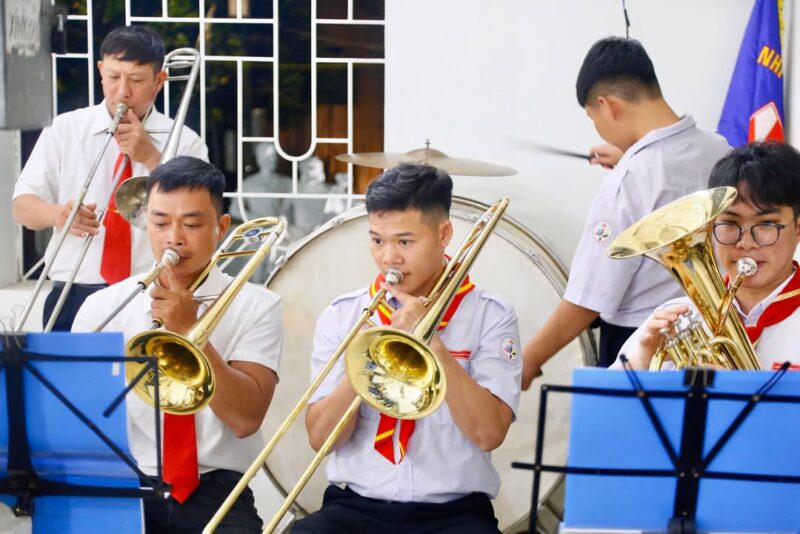 fb-732768673513037_1109084571348426