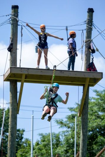 fb-149608895080801_1271255321708185