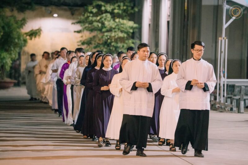 fb-732768673513037_1109527587970791