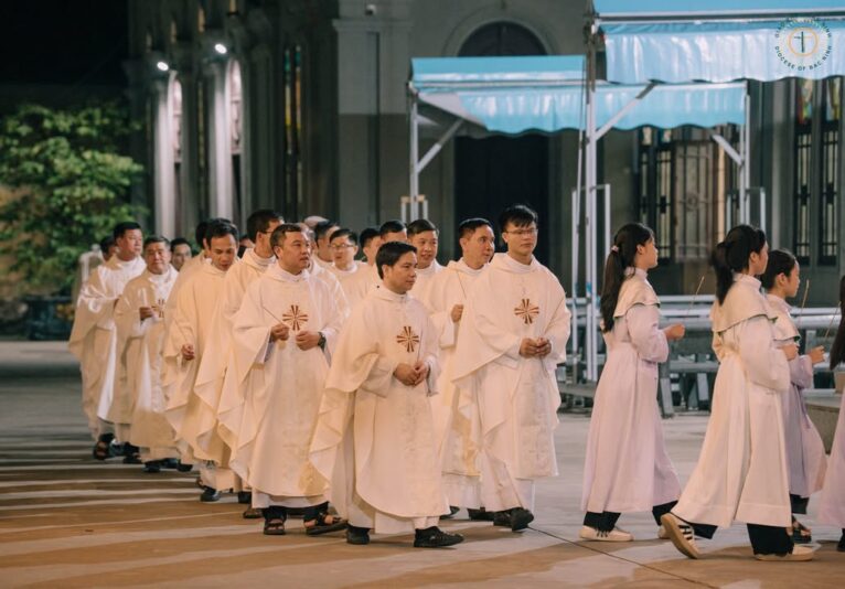 fb-732768673513037_1109527587970791