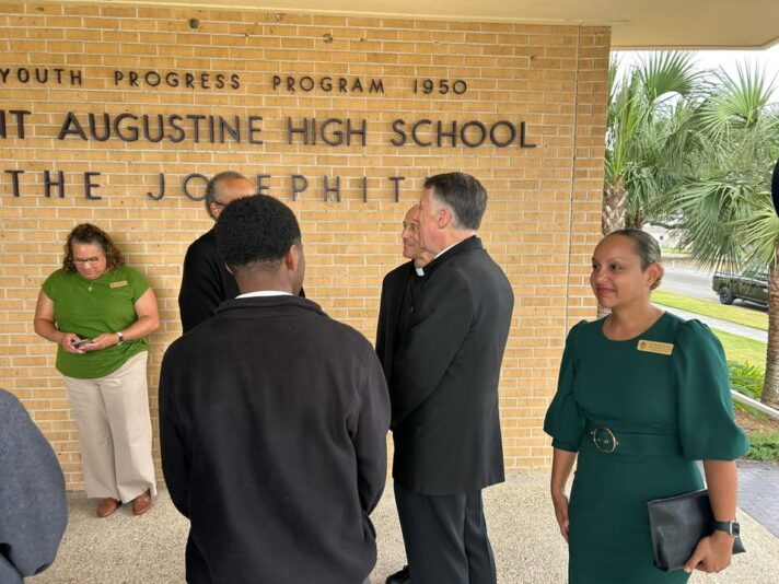 fb-102184176501775_1190572619783889