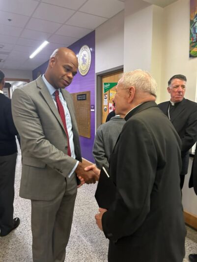 fb-102184176501775_1190572619783889