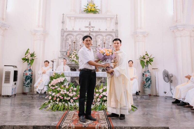 fb-1578851229095483_1200392448798661