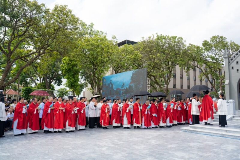 fb-1578851229095483_1202418141929425