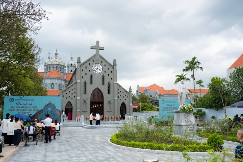 fb-1578851229095483_1202418141929425