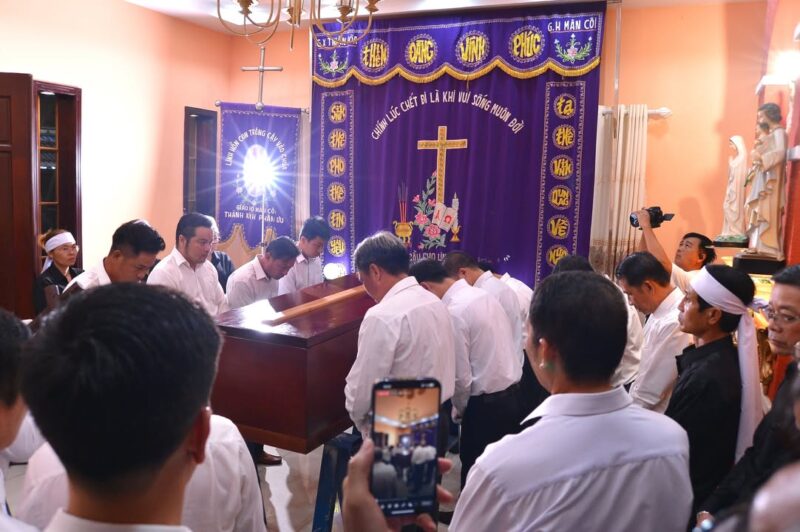 fb-585442494803518_1210988757732338