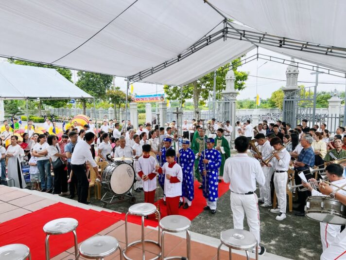 fb-1578851229095483_1204112021760037