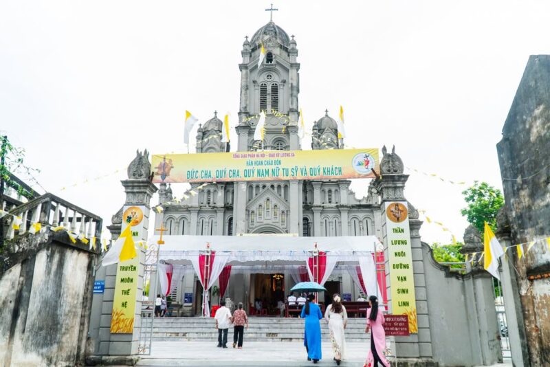 fb-1578851229095483_1204088288429077