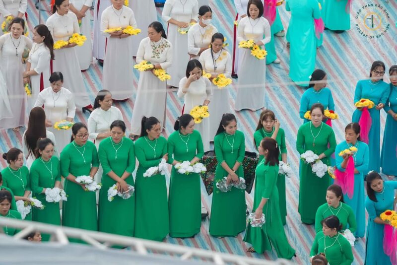 fb-732768673513037_1116128210644062