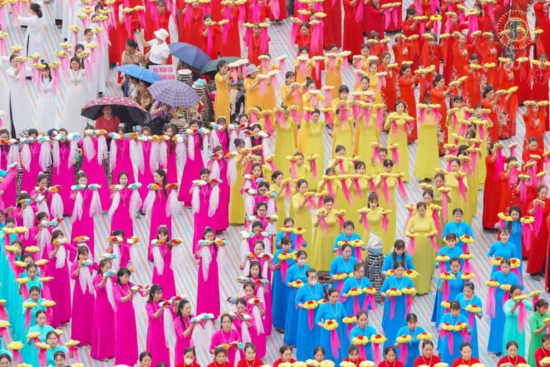 fb-732768673513037_1116128210644062