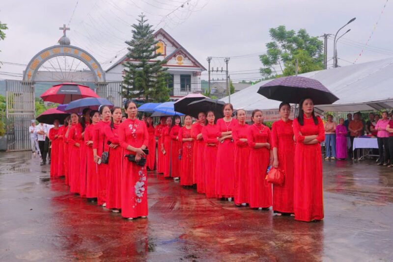 fb-732768673513037_1115987097324840